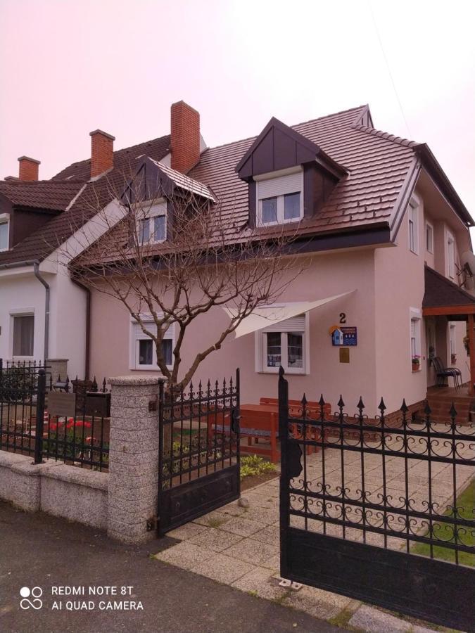 Forras-G Vendeghaz Apartment Buk Exterior photo